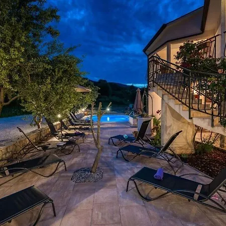 Lara Iv With Panoramic View And Pool * Labin (Istria)